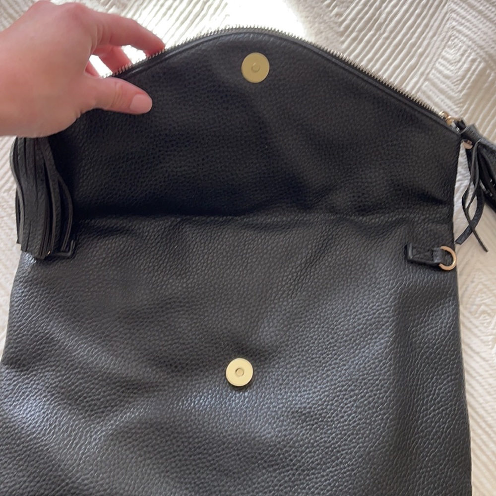 Black fold over clutch with zipper - Picture 2 of 4